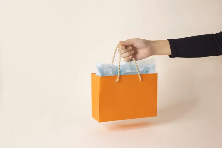5 Creative Ways to Reuse Tissue Paper, From Storing Valuables to Composting